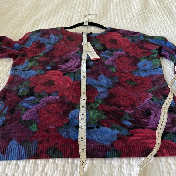 Talbots  MP  100% pure cashmere sweater. ￼ - Picture 6 of 6